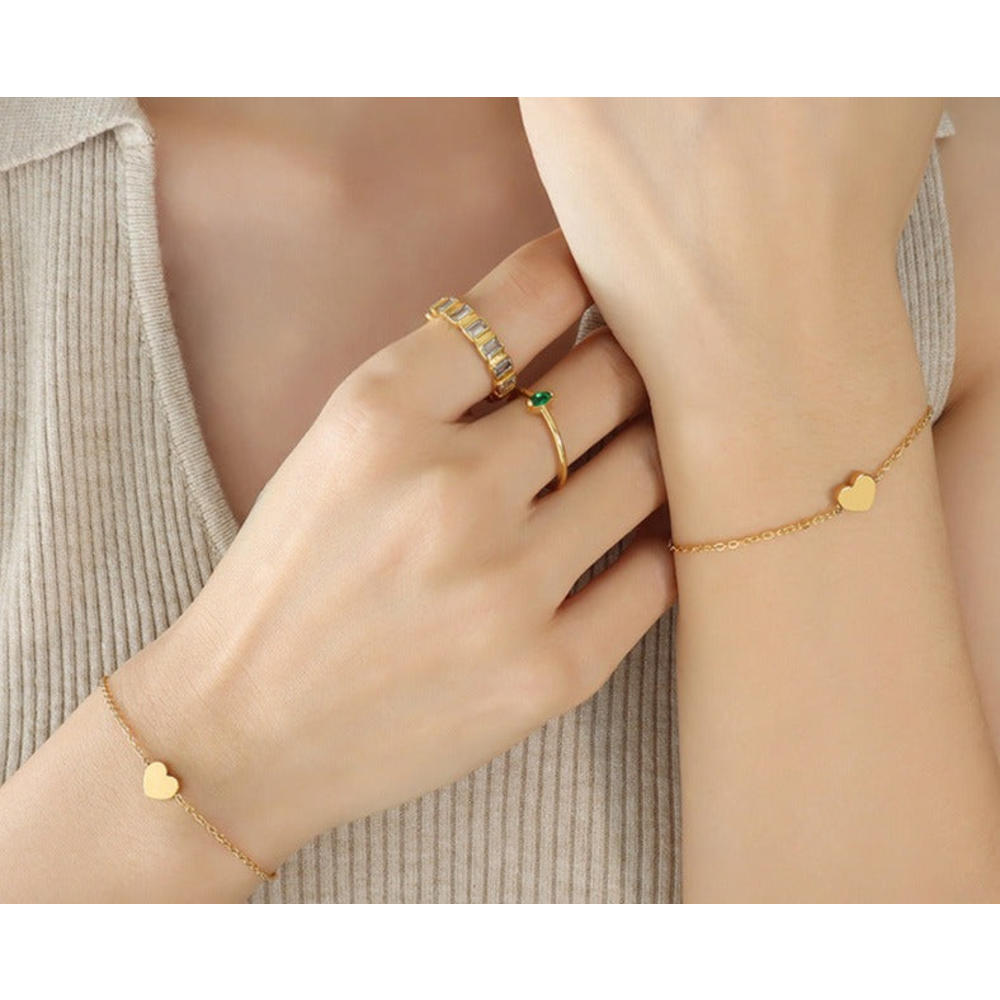 Kim Thomas 18K Gold Plated Stainless Steel Dainty Small Round Coin Disc Initial Bracelet For Birthday Gift