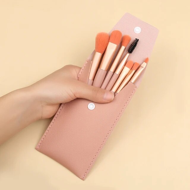 Kim Thomas 8 mini makeup brush set Morandi portable makeup brush soft hair beauty tool brush with leather bag cover