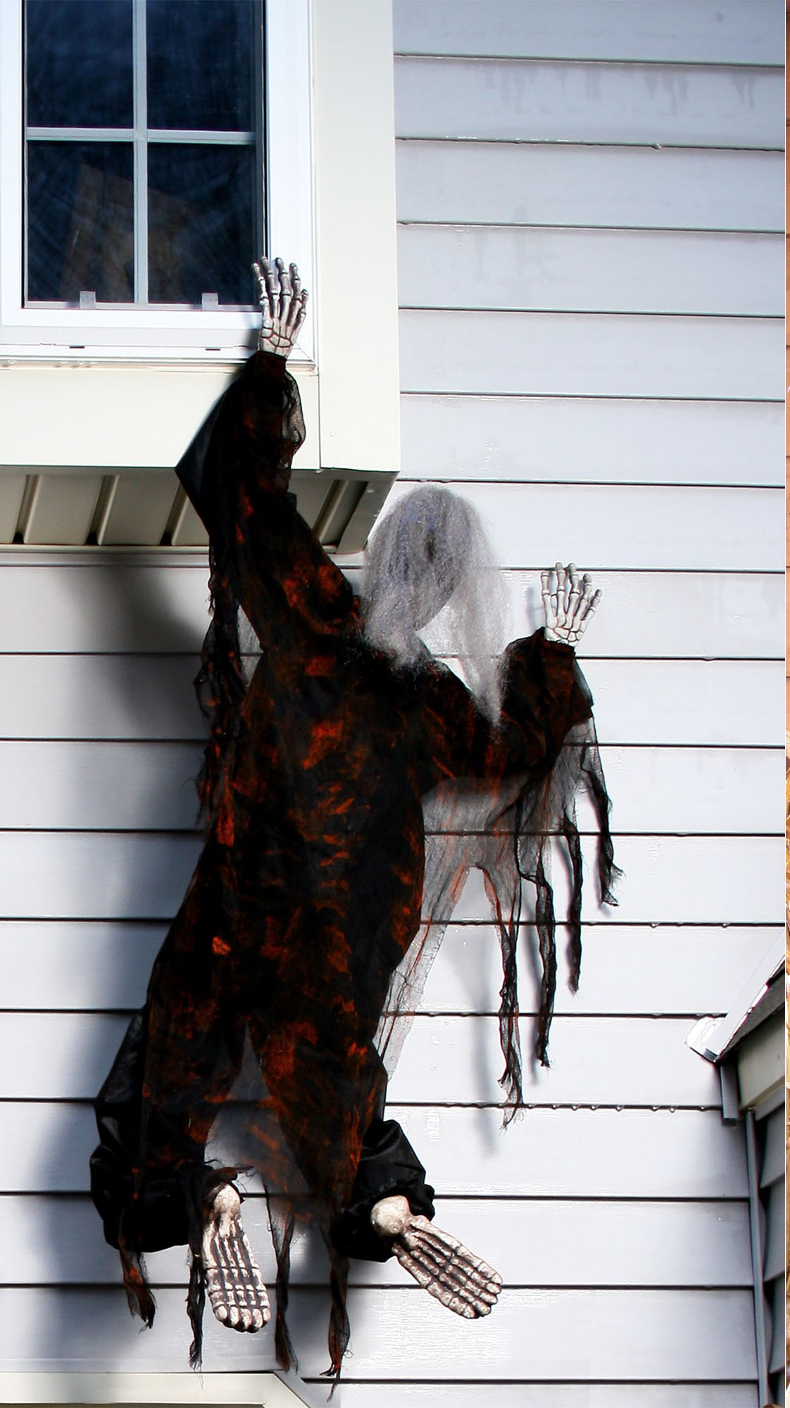 Fun World Costumes Fun World Halloween Climbing Dead Zombie Decoration Prop, 5ft, Black White