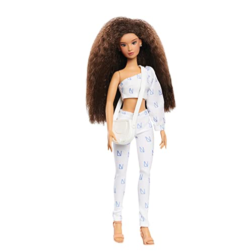 Just Play Naturalistas 11.5-inch Fashion Doll and Accessories Kelsey, 4B Textured Hair, Light Brown Skin Tone Designed and Developed by Pu