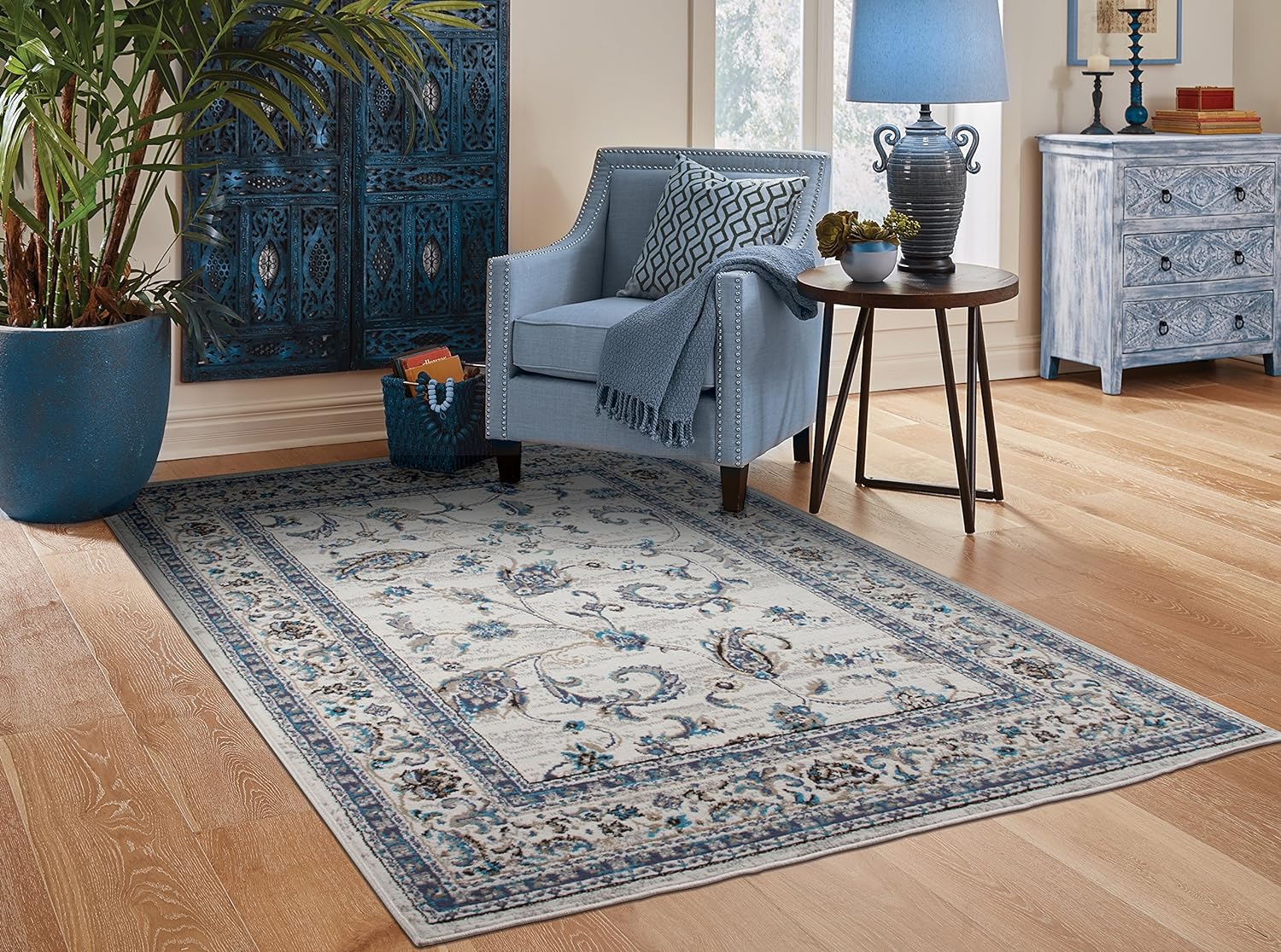 As Quality Rugs Traditional Blue Cream, Blue And Cream Area Rug