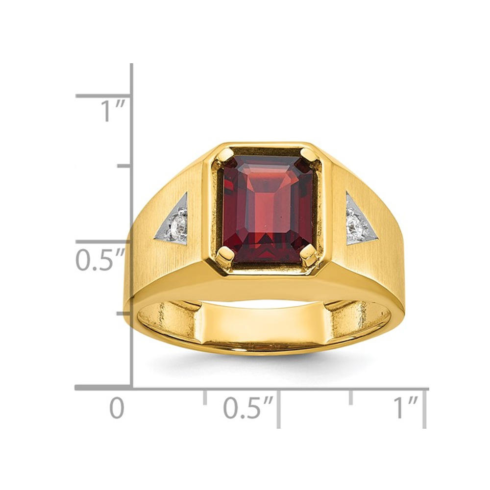 Gem And Harmony Mens 2.65 Carat (ctw) Garnet Ring in 14K Yellow Gold with Accent Diamonds