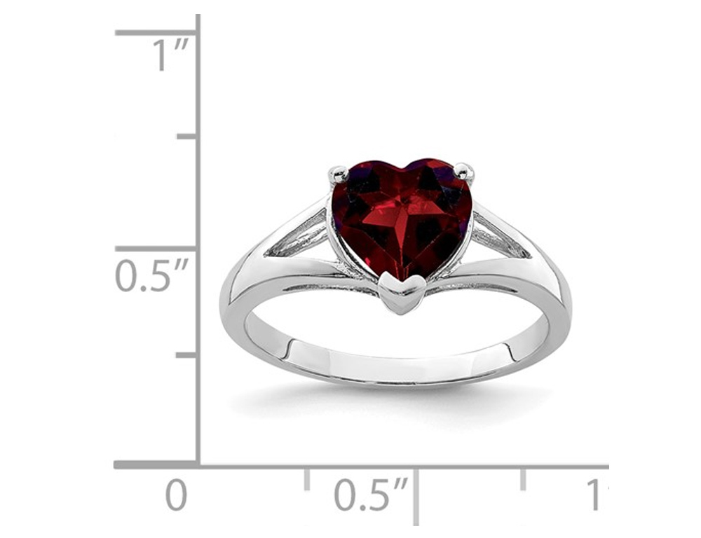 Gem And Harmony 1.85 Carat (ctw) Garnet Heart Ring in Sterling Silver