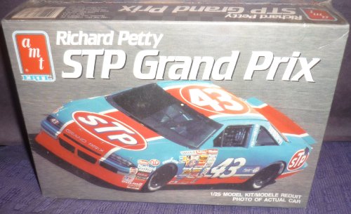 AMT Richard Petty's STP Pontiac Grand Prix Model Car Kit 1990