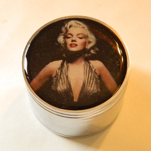 Grind Me Fine Marilyn Monroe 4 Piece Metal Grinder Herb Spice Tobacco 2" x 1.5" (GM5)