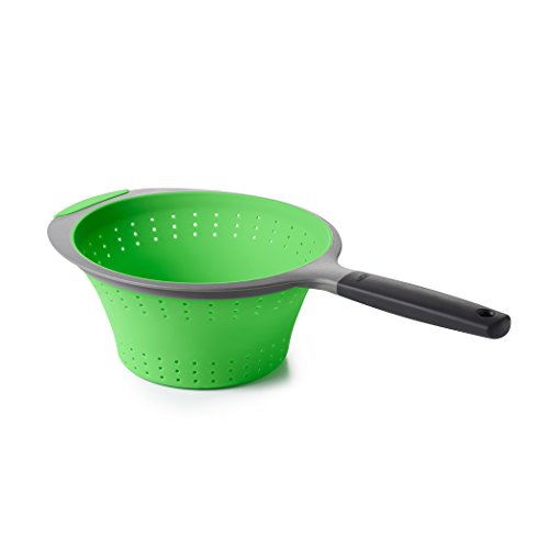 OXO 11208300 Good Grips Silicone Collapsible Strainer, 2 Quart,Green