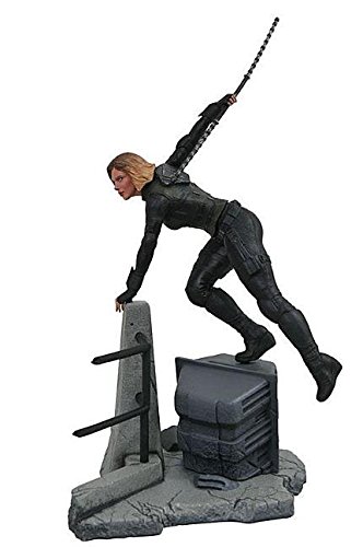 DIAMOND SELECT TOYS Marvel Gallery: Avengers Infinity War Movie Black Widow PVC Diorama Figure