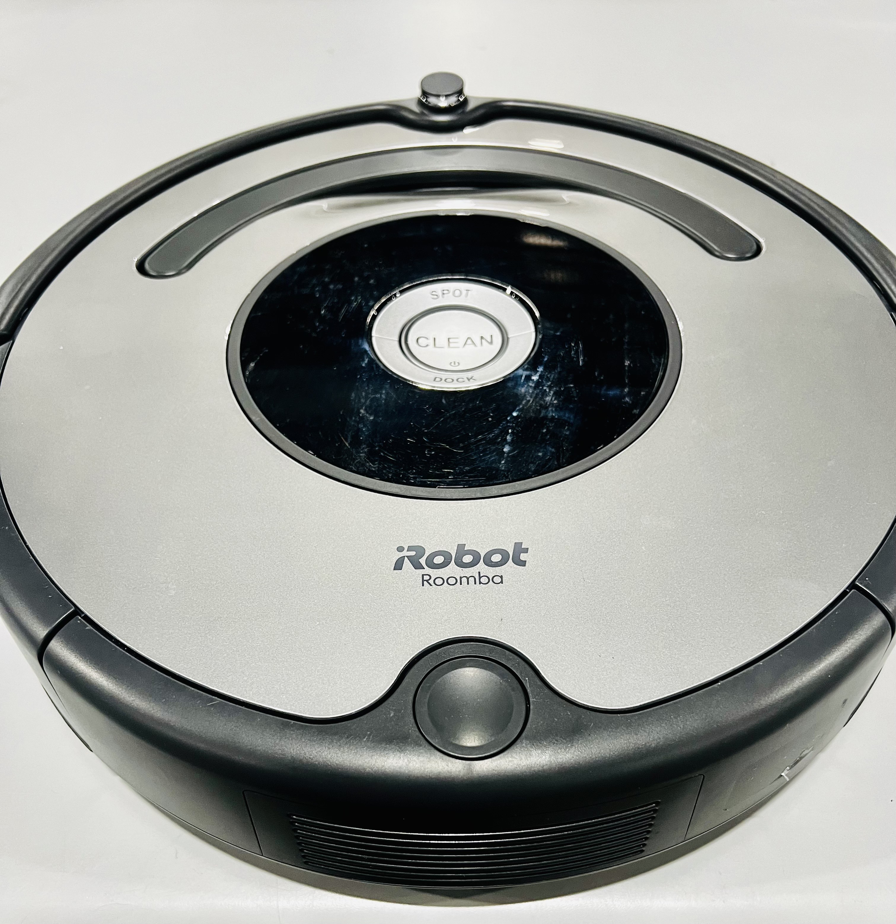iRobot Open Box iRobot Roomba 639 Wi-Fi Connected Robot Vacuum - SILVER/GREY