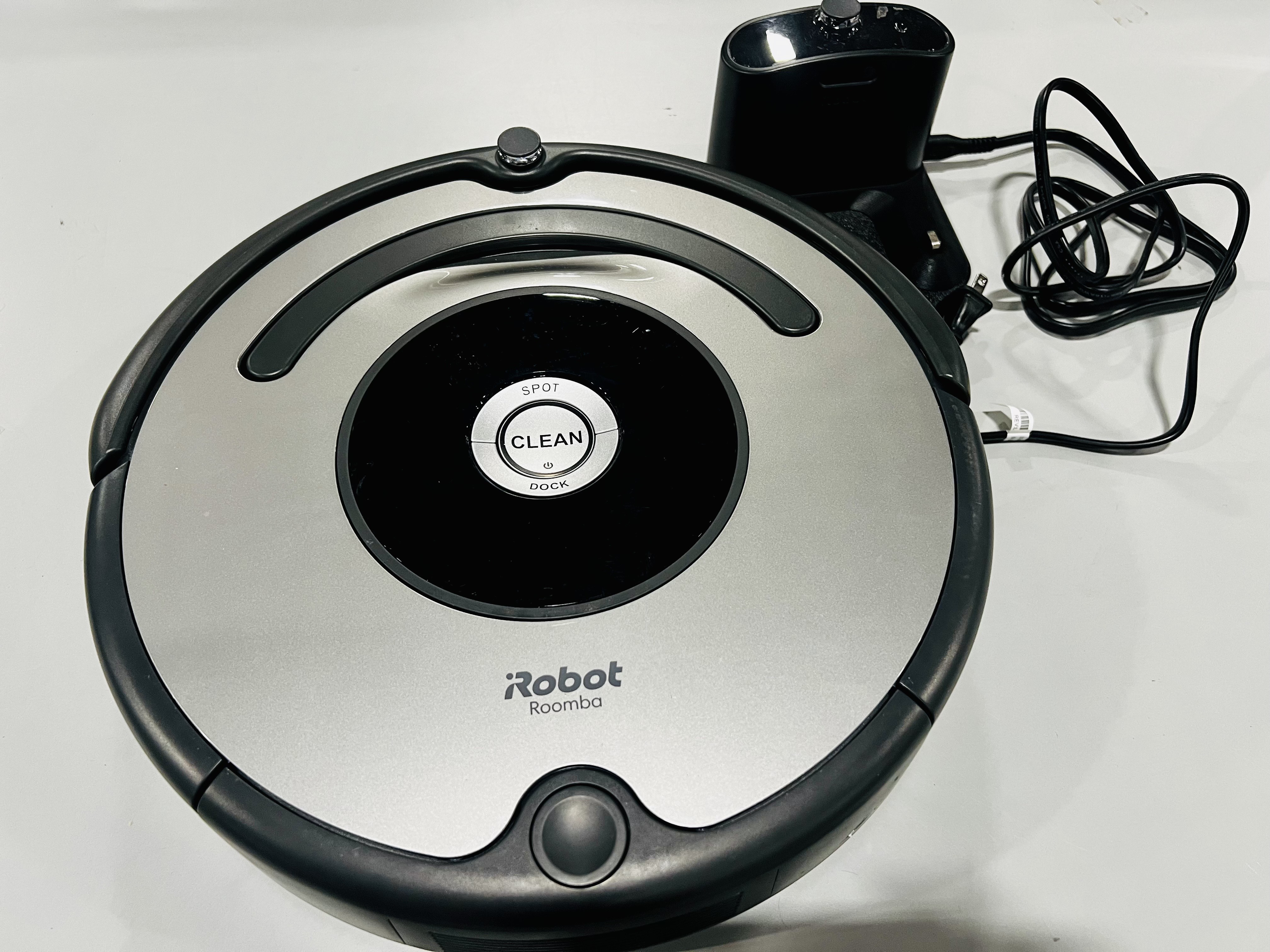 iRobot Open Box iRobot Roomba 639 Wi-Fi Connected Robot Vacuum - SILVER/GREY