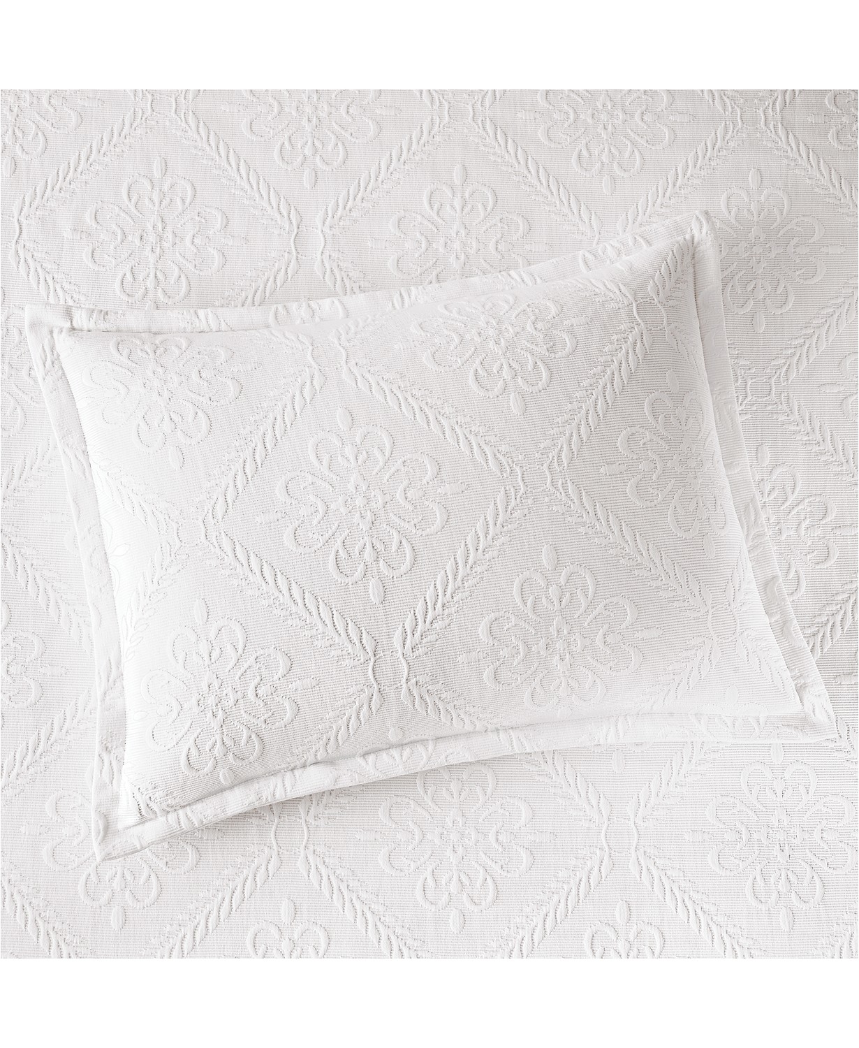 Martha Stewart Collection 100 Cotton Castle Matelasse Full Bedspread Update Your Stylish Bedroom Decor White