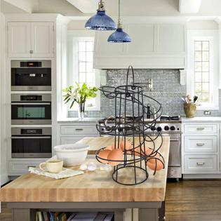 Dreamer Iron Spiral Egg Holder Holds 18 Eggs Swirl Storage Kitchen