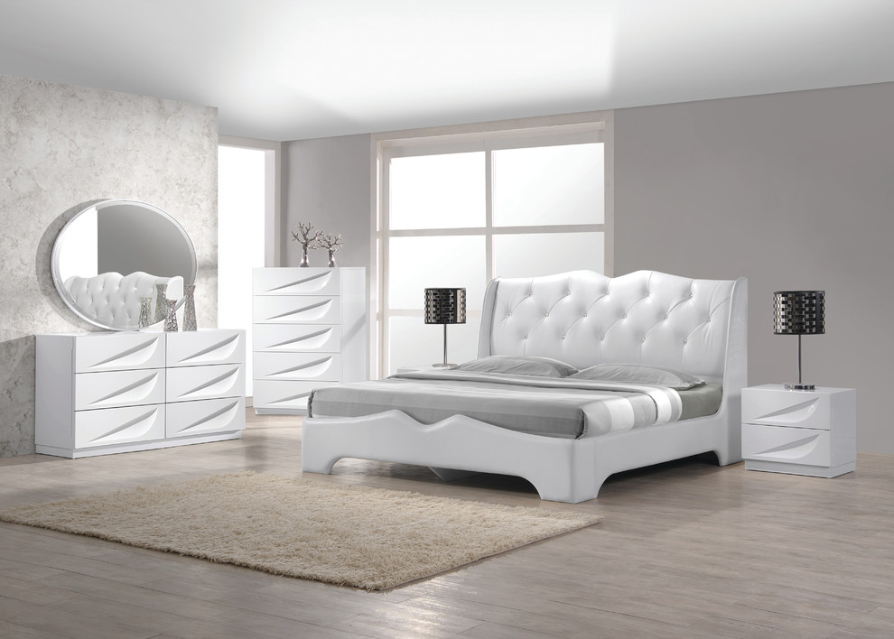 Best Master Furniture Madrid Off White 6 Drawer Dresser
