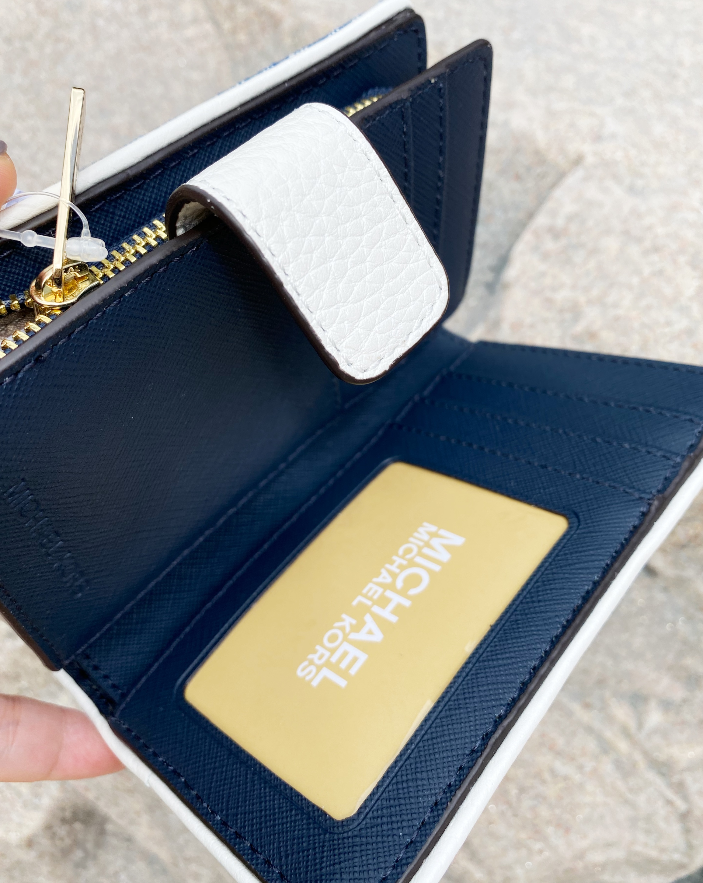 Michael Kors Jet Set Travel Bifold Zip Coin wallet Signature MK ...