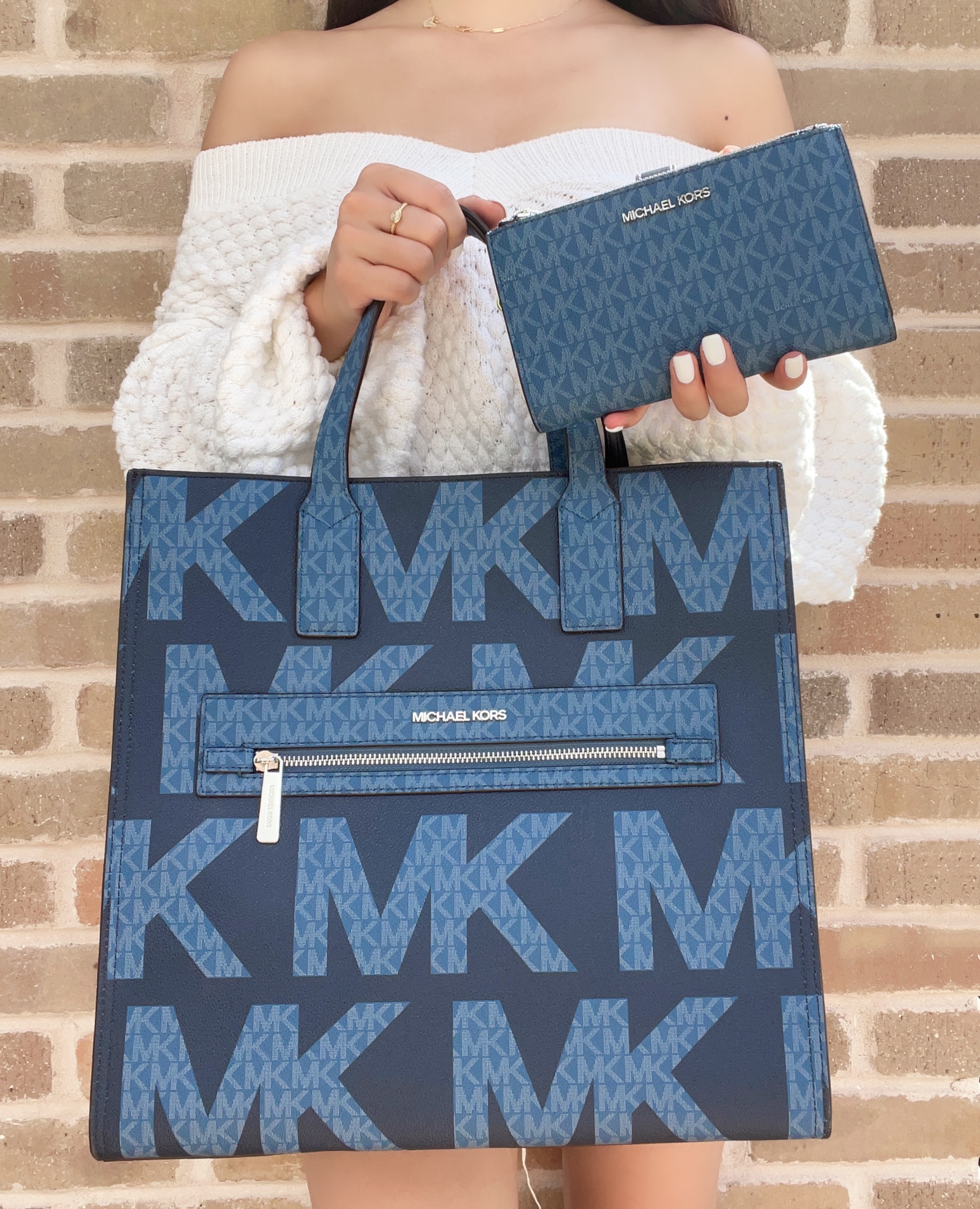 Michael Kors Kenly Large Graphic Logo Tote Bag Brown+ wallet one