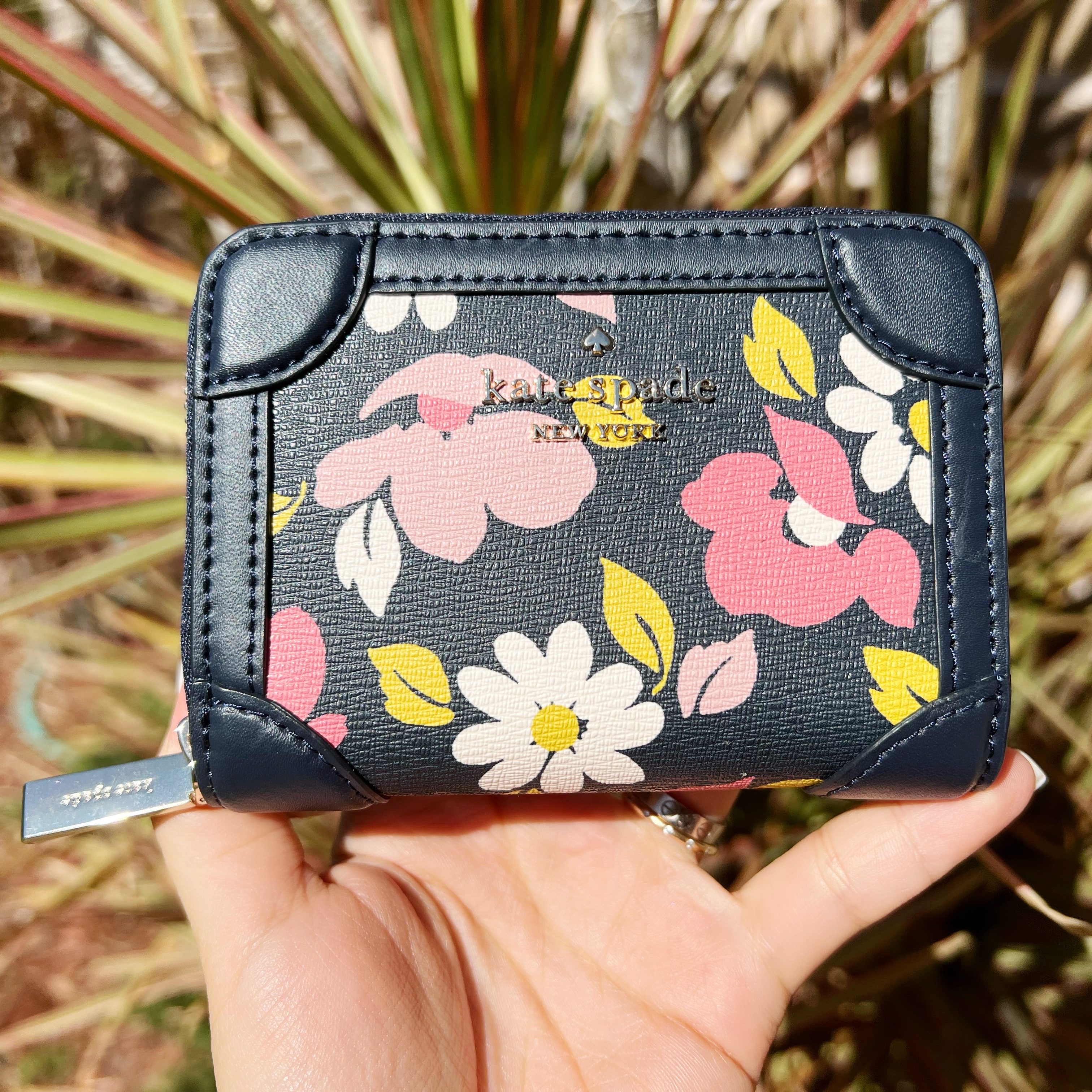 Kate Spade Road Trip Floral Printed Traveler Small Zip Card Case Wallet Blue Multi