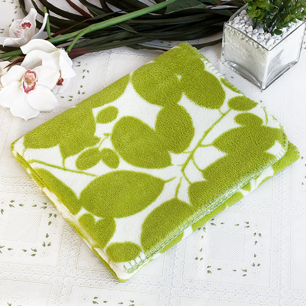 Blancho Bedding [Green Leaves] Japanese Coral Fleece Baby Throw Blanket (26 by 39.8 inches)