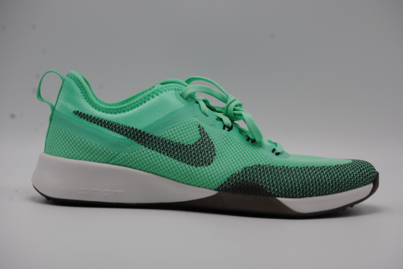Nike Air Zoom Tr Dynamic Women's sneakers 849803 300 multiple sizes Nike Air Zoom Tr Dynamic Women's sneakers 849803 300 multiple sizes