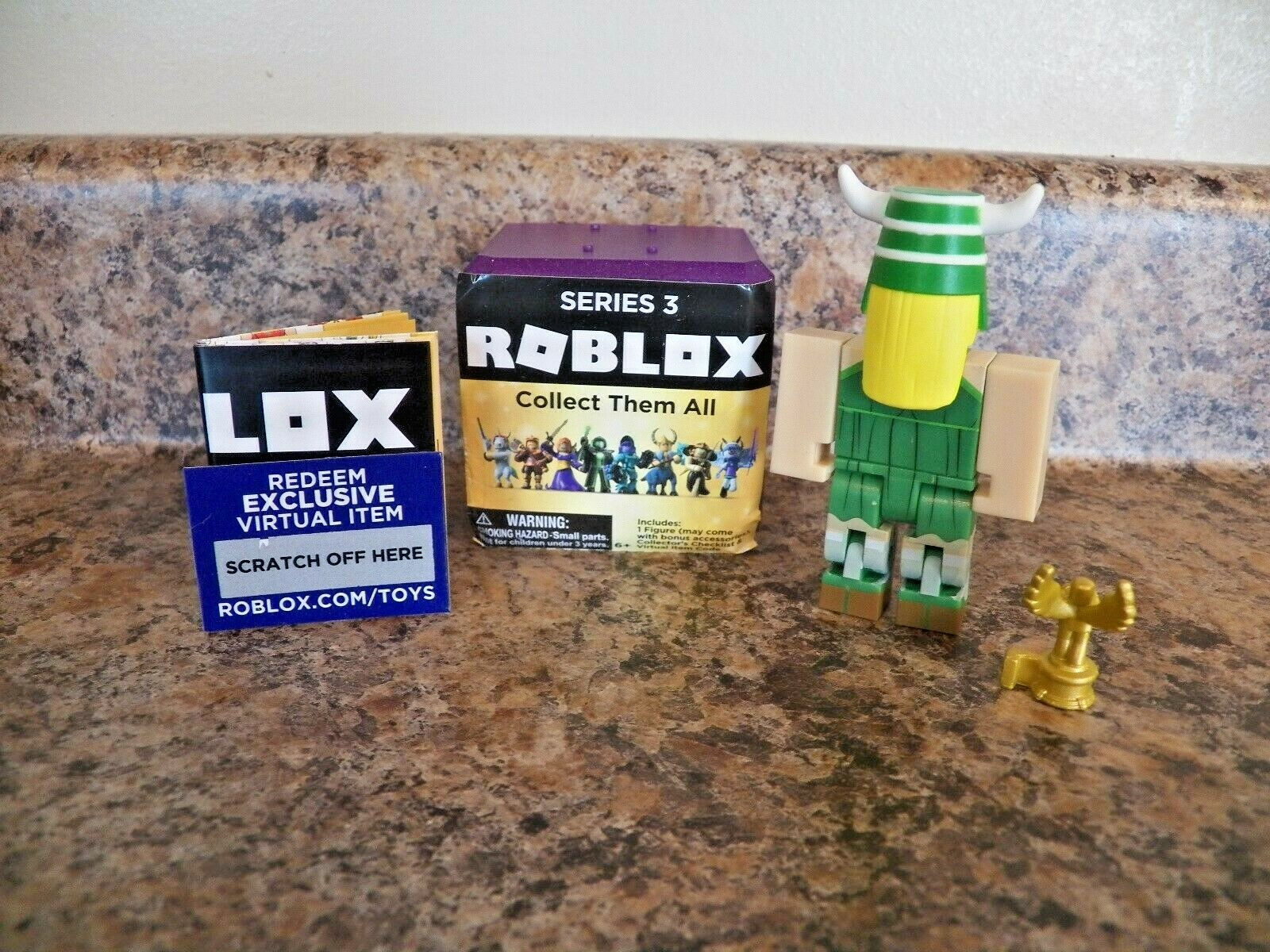 Jazwares Roblox Mystery Purple Celebrity Series 3 Missshu W Code