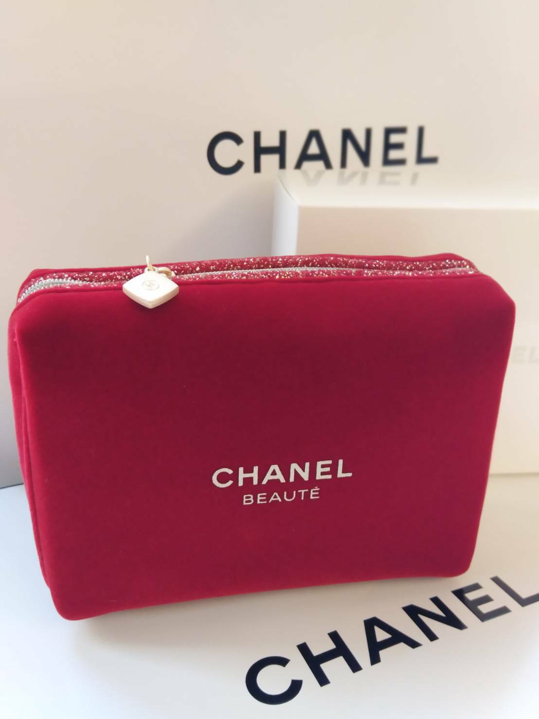Chanel Cosmetic Makeup Bag Velvet Red Vip Gift For Holiday 2019 Cosmetic Makeup Bag Velvet Red Vip Gift