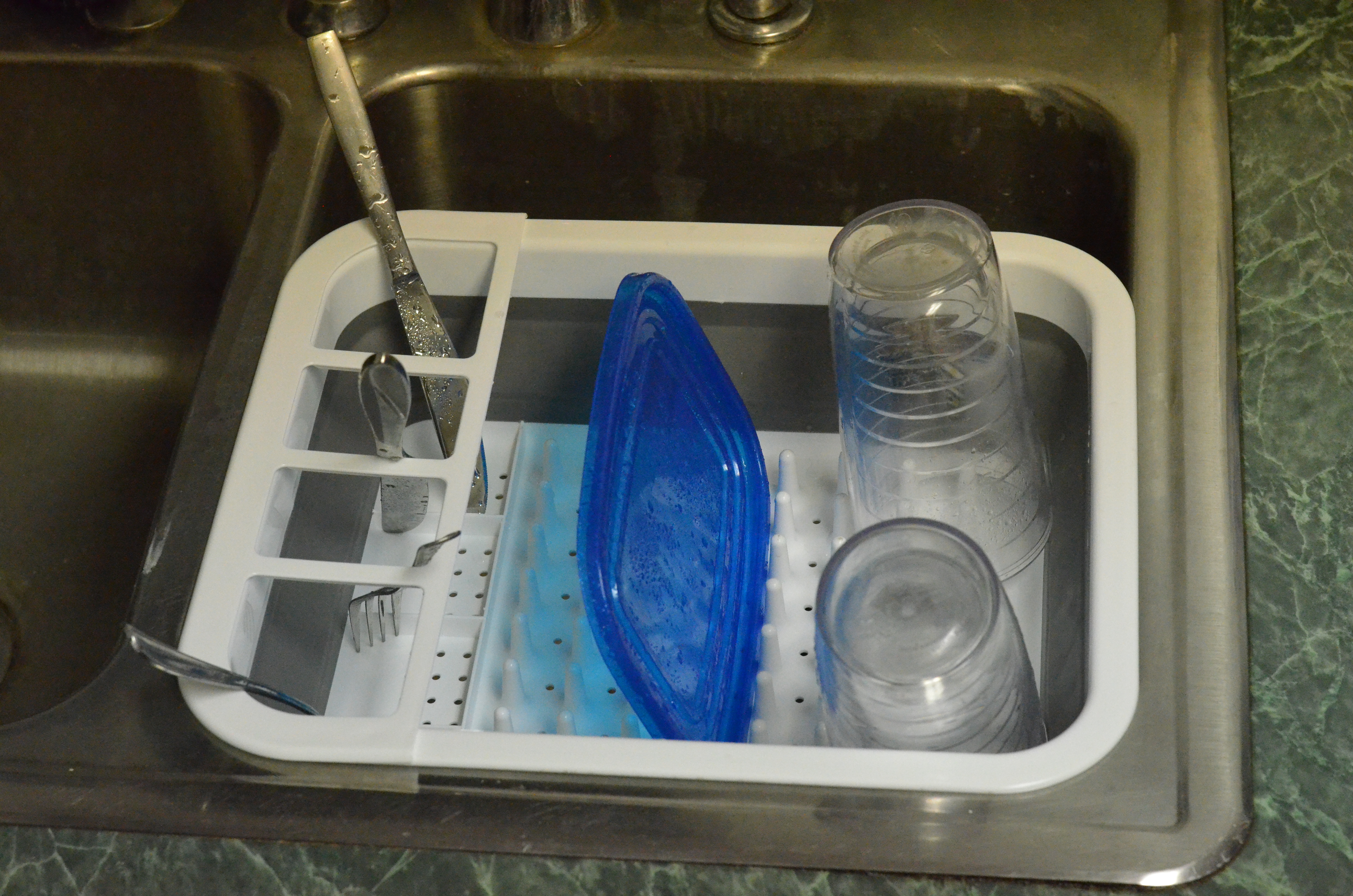 Southern Homewares Collapsible Over The Sink Dish Drainer Tub