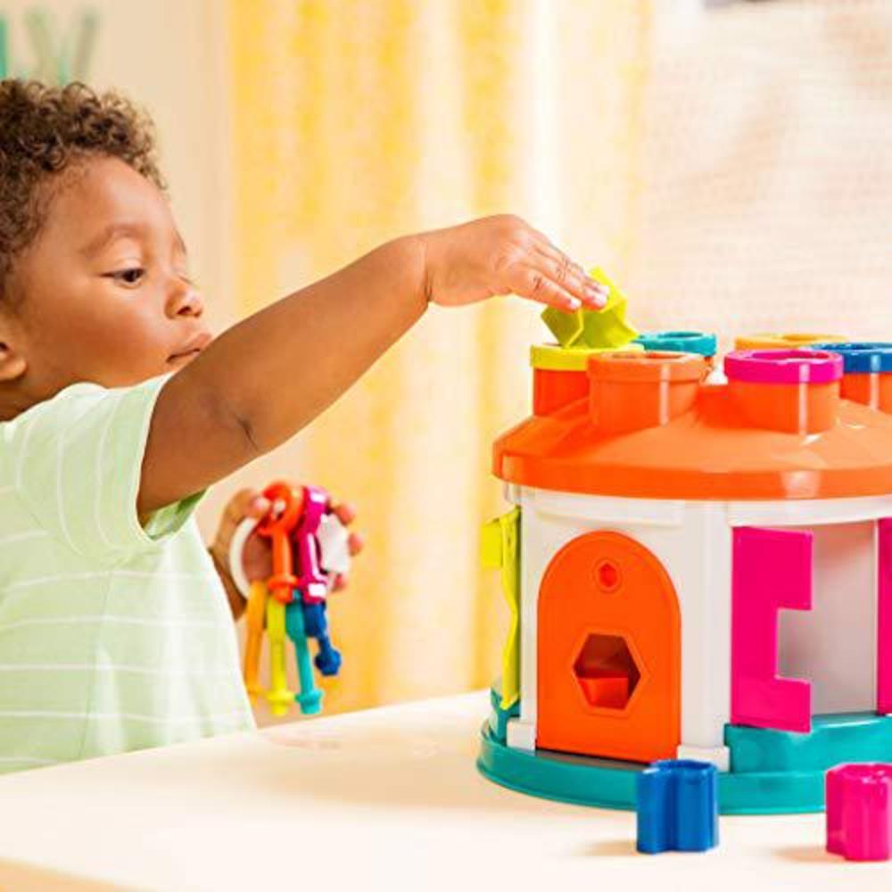 battat - shape sorter house - color and shape sorting toy with 6 keys and 12 shapes for toddlers 2 years + (14-pcs)