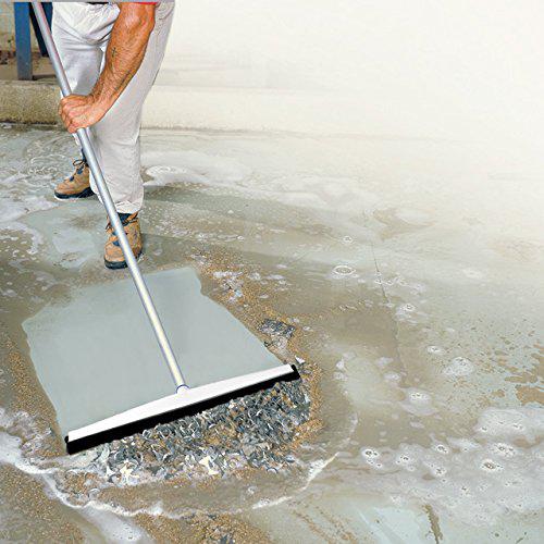 unger professional aquaflex uneven surface floor squeegee with splash guard, 22"