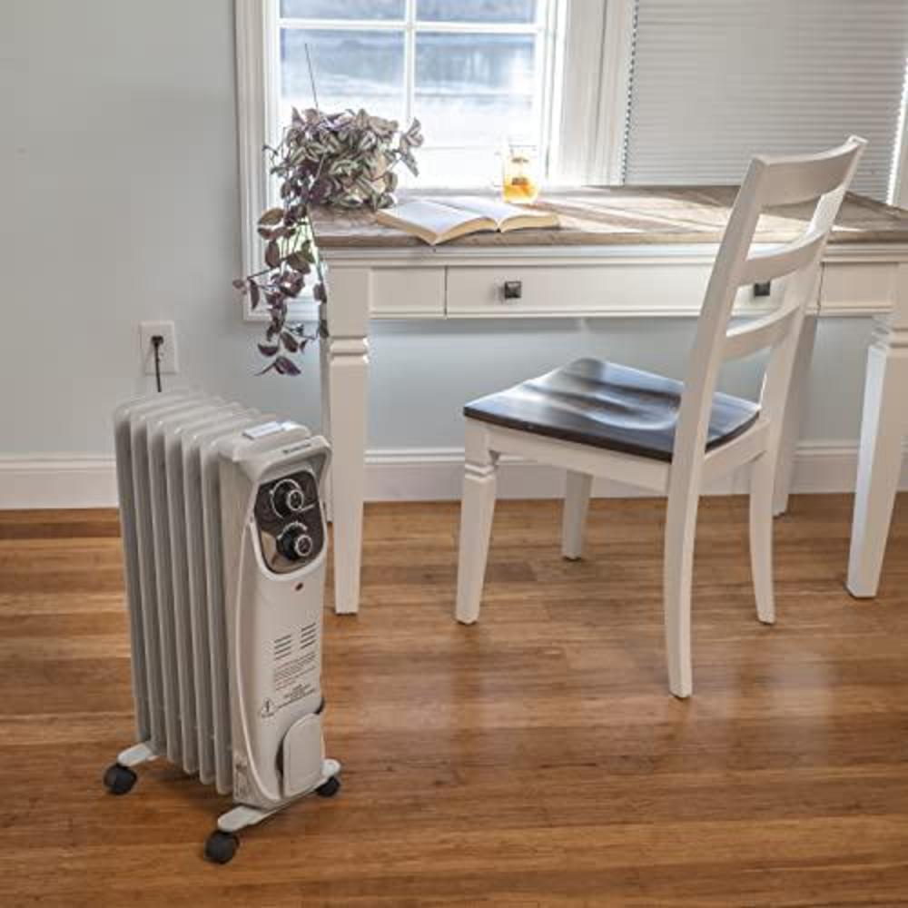 comfort zone cz8008 silent electric oil-filled radiator heater with 360-degree swivel casters, gray