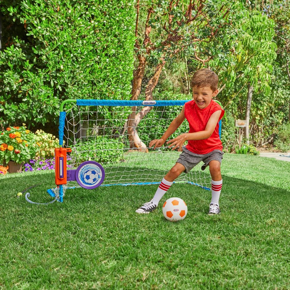 little tikes 2-in-1 water soccer/football sports game with net, ball & pump