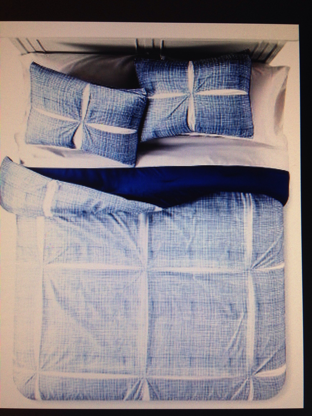 Room Essentials 3 Pc Comforter Set In King Size Blue White