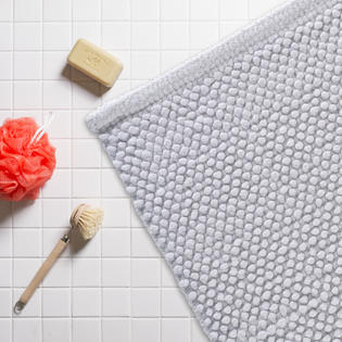 DII White Popcorn Rug