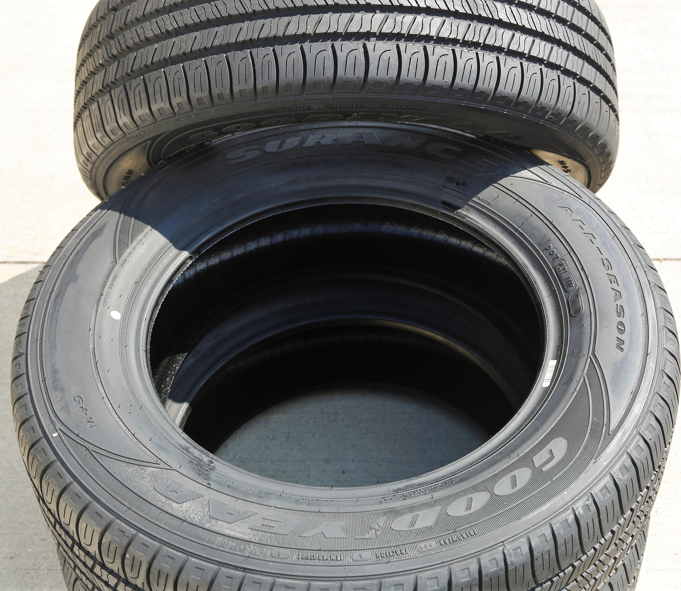 Goodyear 2 Tires Goodyear Assurance All-Season 225/60R18 100H A/S
