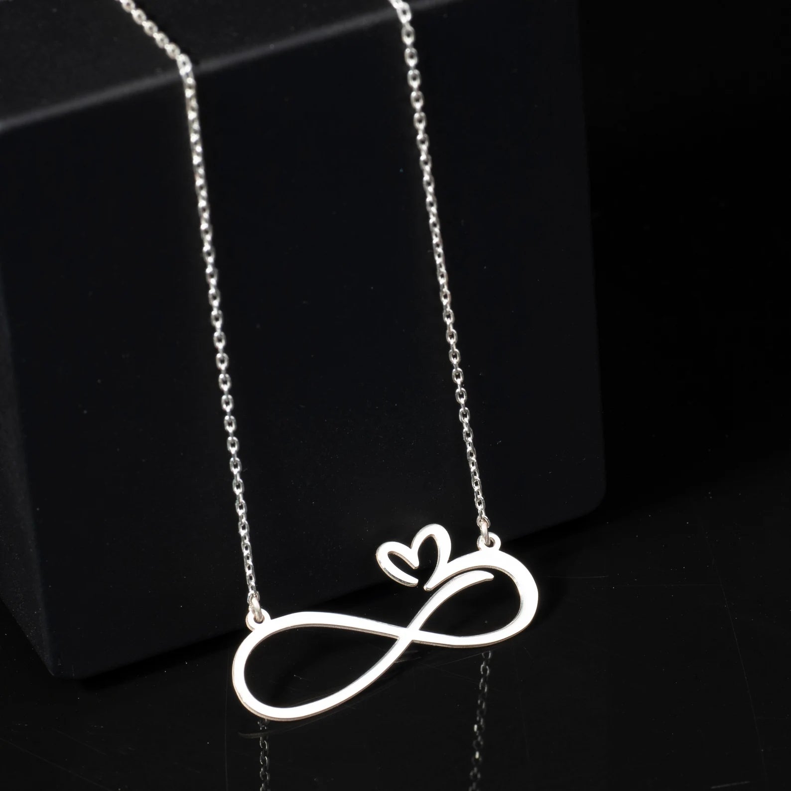 Sussexhome Heart Infinity Necklace, Eternal love in Sterling Sussexhome Heart Infinity Necklace, Eternal love in Sterling