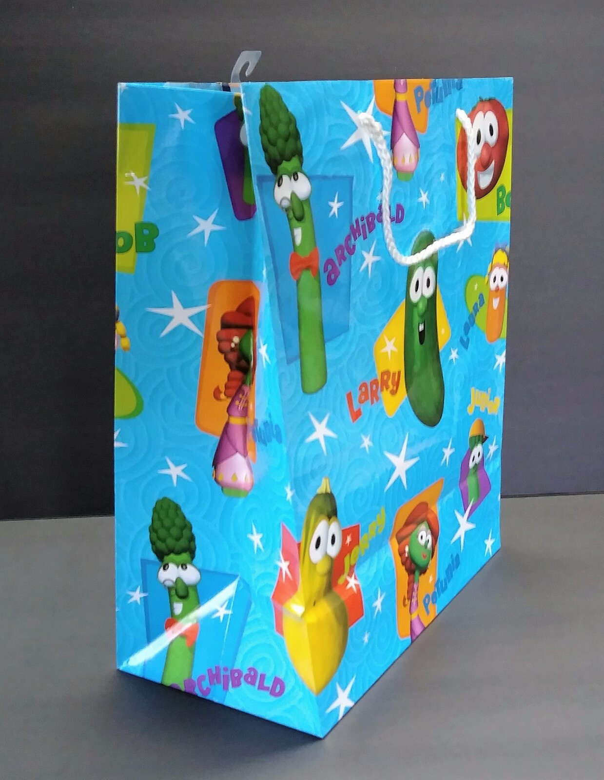Big Idea Entertainment Tm Gifts Plus Veggietales Gift Bag 13 X 10 With Yellow Tissue Paper Handles New Party Blue