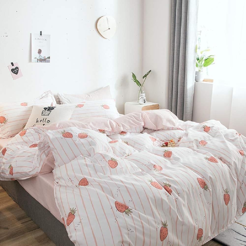 Great Choice Products Strawberry Comofrter Cover, Kids Cute Fruit Duvet Cover Full Size, Kawaii Strawberry Bedding Set For Girls Women Bedroom,