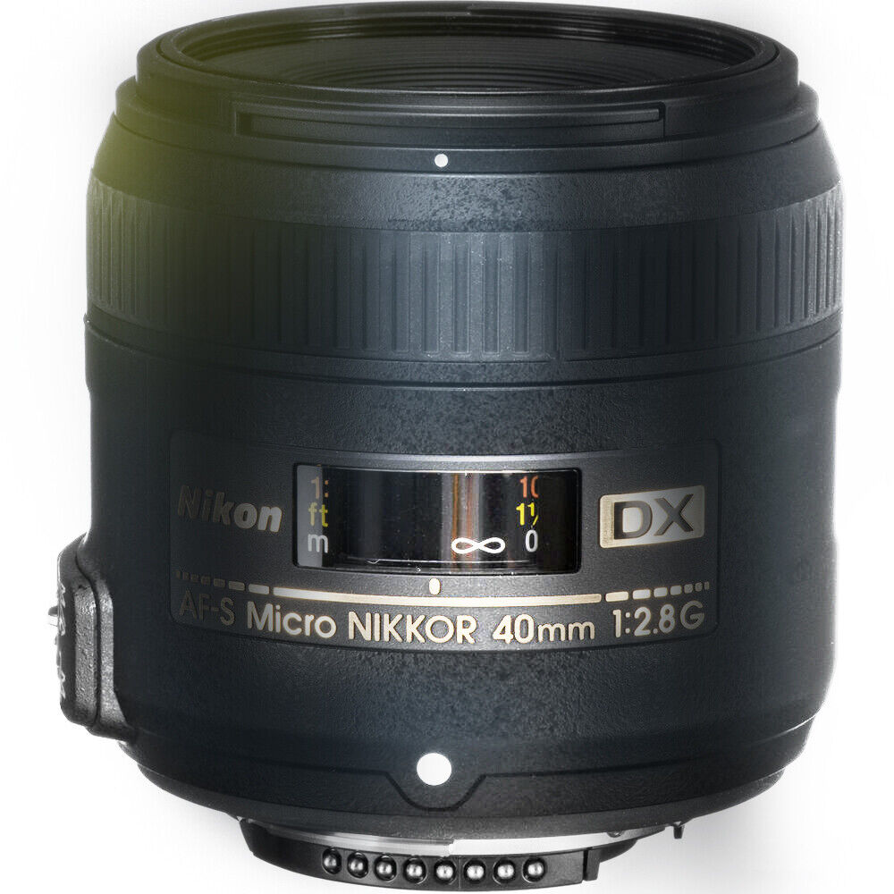Nikon Af-S Dx Micro Nikkor 40Mm F/2.8G Lens + Filter Accessory Kit