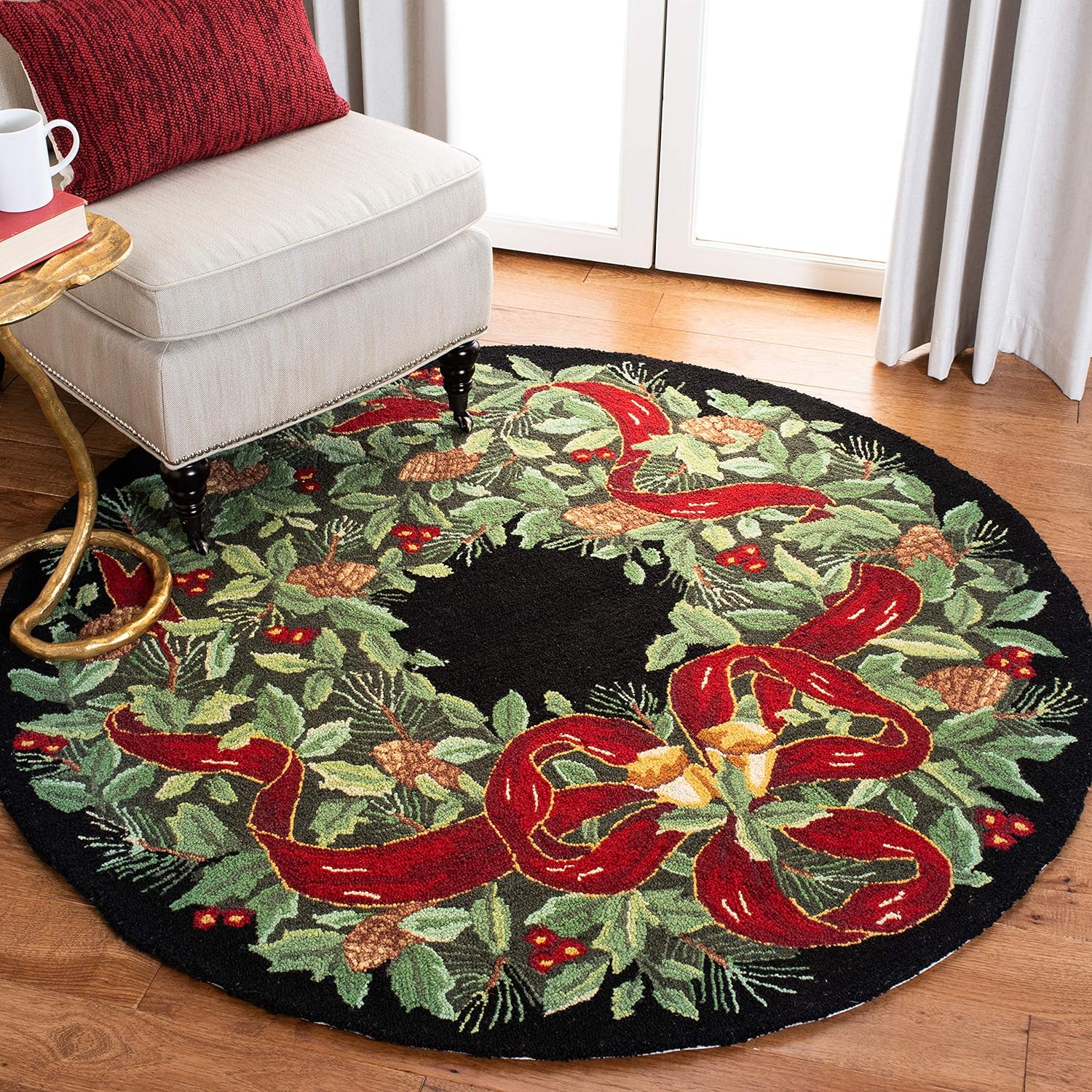SAFAVIEH Vintage Poster Collection Area Rug - 5' Round, Black & Green, Handmade Christmas Wreath Novelty Wool, Ideal for…