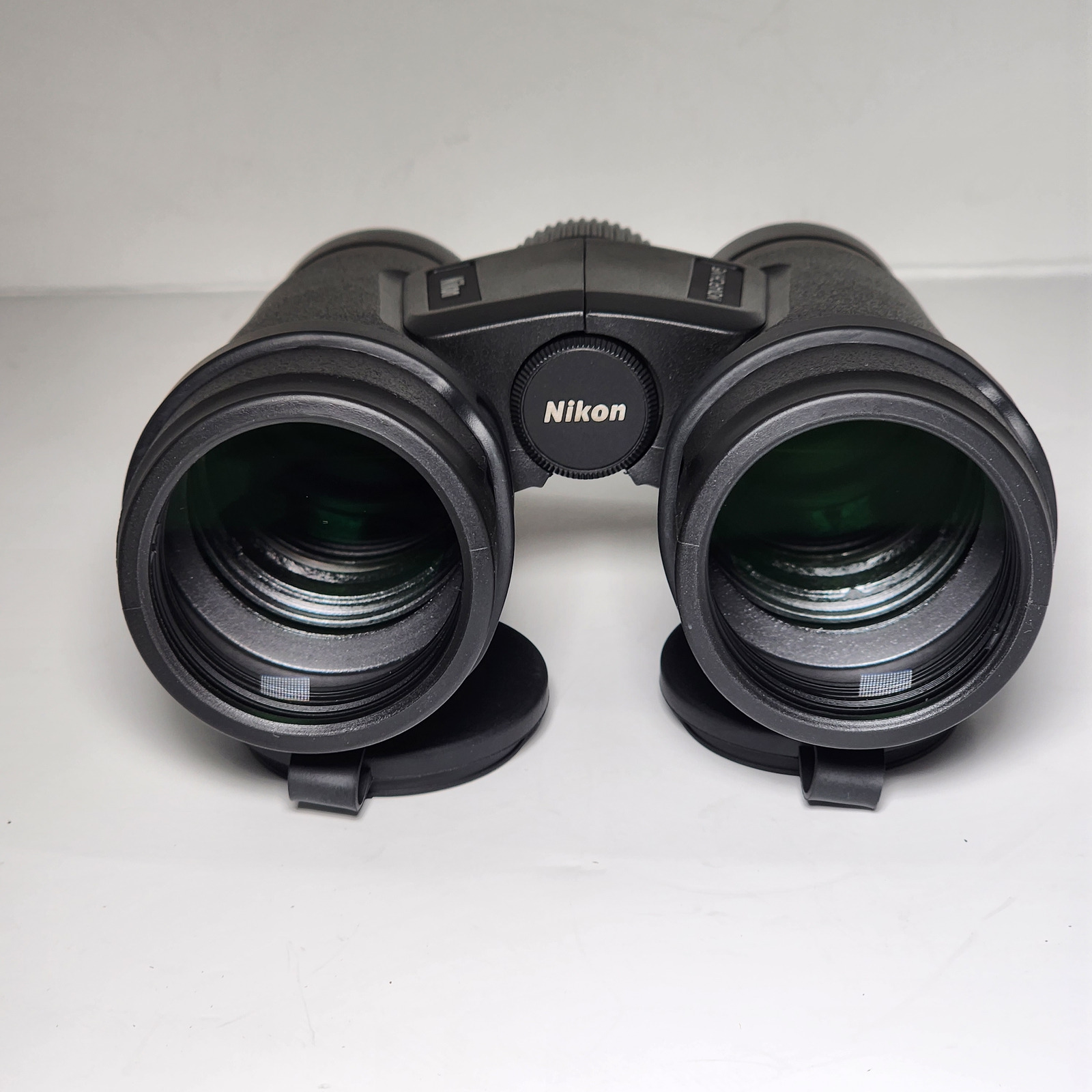 Nikon 10X42 Monarch M5 Binoculars (Black) - 16768