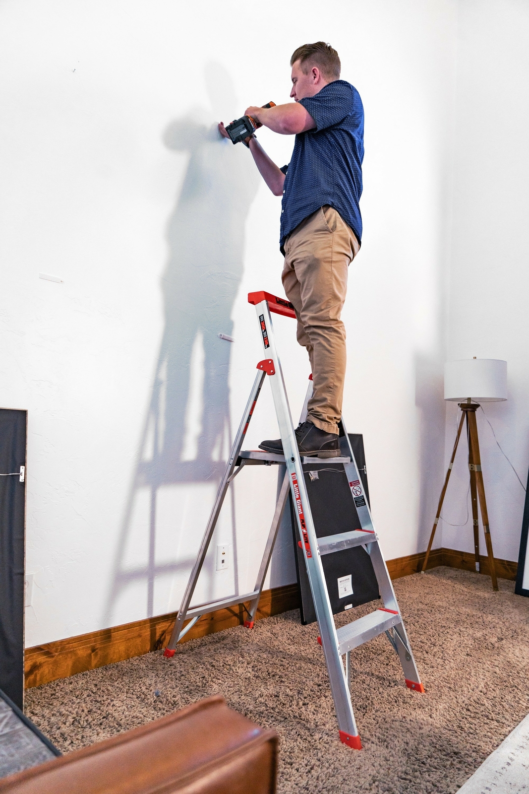 Little Giant Ladders Little Giant Flip N Lite M5 Aluminum Type 1a 300 Lbs Rated Platform Step La