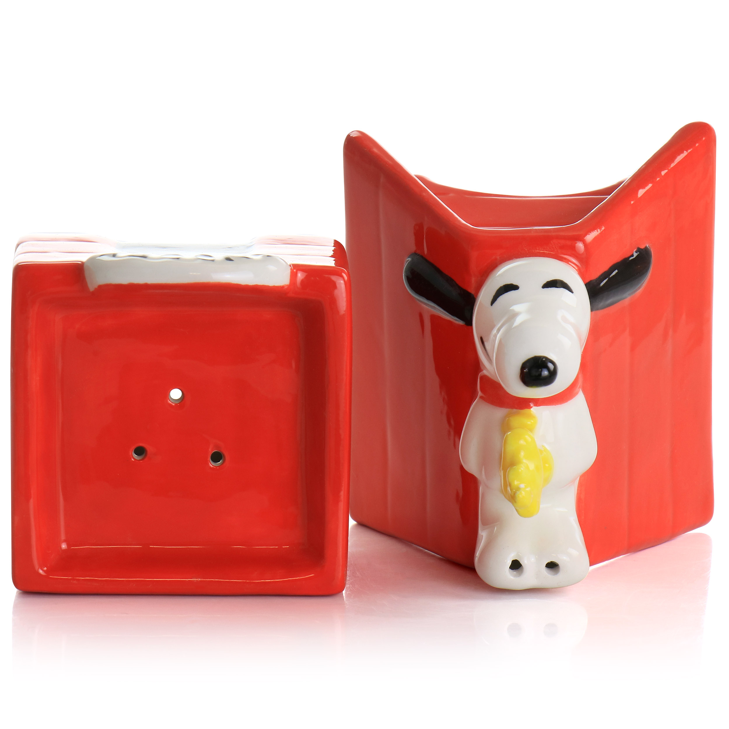 Peanuts By Schulz Peanuts Classical Dog House Snoopy and Woodstock Salt and Pepper Shaker Set