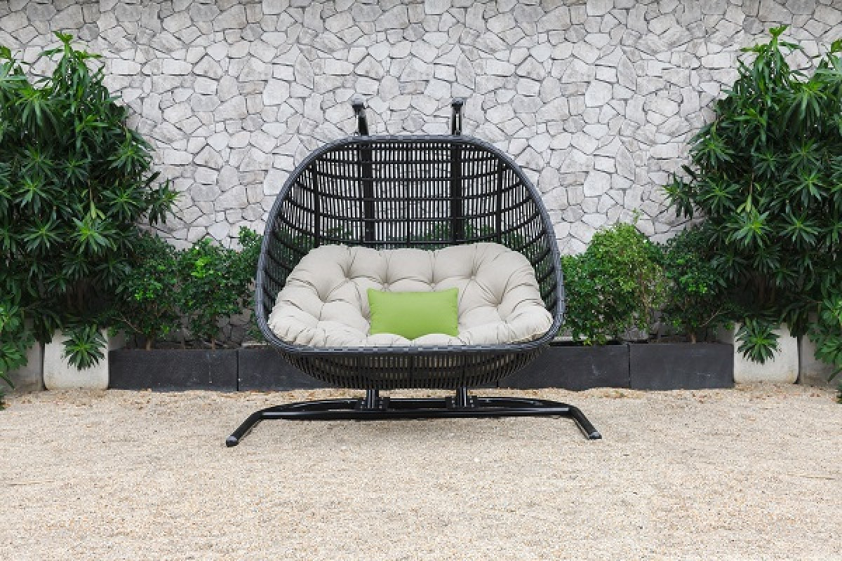 Hoom Roots 69" Beige And Black Metal Swing Chair With Beige Cushion
