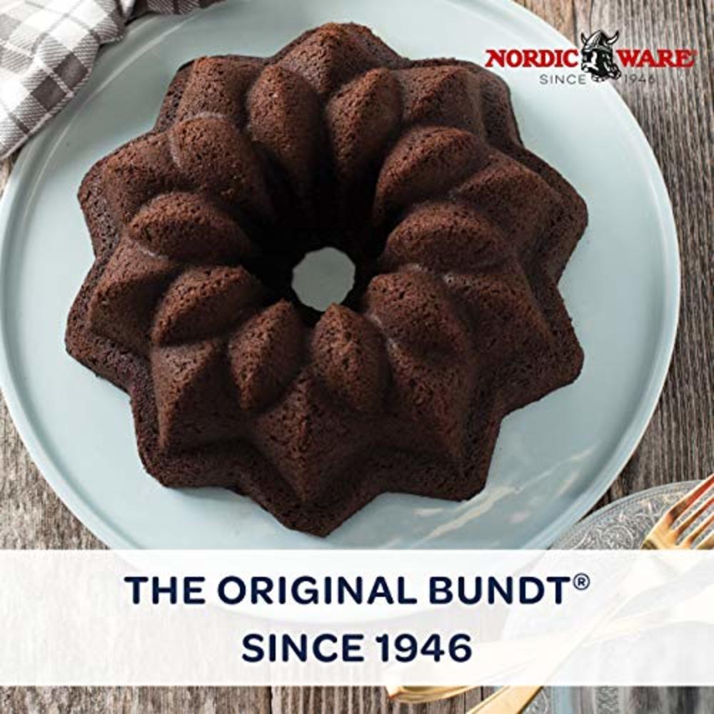 Nordic Ware Vintage Star Bundt Cake Pan, quotL x 9.67&quotW x 3.9&Quoth, Silver