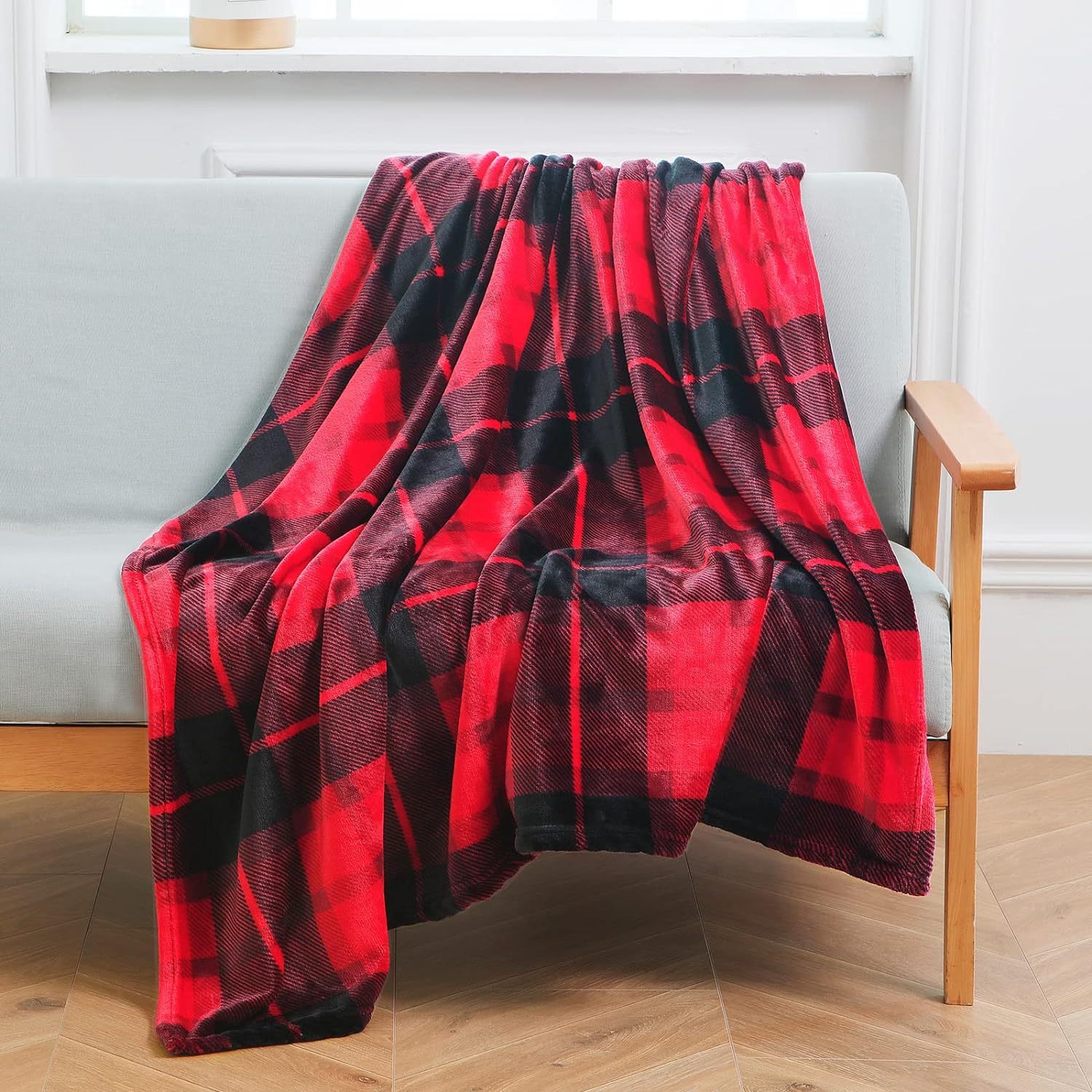 thinkstar Flannel Fleece Throw Blanket 60 × 80 Inches, All Season Plaid Red Blanket For Bed, Couch, Car