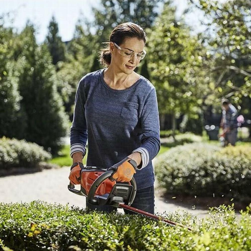 Husqvarna 115iHD55 22" Cordless Hedge Trimmer Kit with Battery and Charger