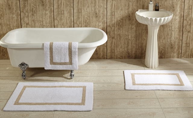 Better Trends BAHO2440WHSD Hotel Collection Bathrug, White & Sand - 24 x 40 in.