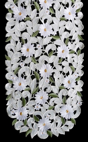 Sinobrite H7667-EG White Daisy Oblong Table Cloth- 68 x 90 in.