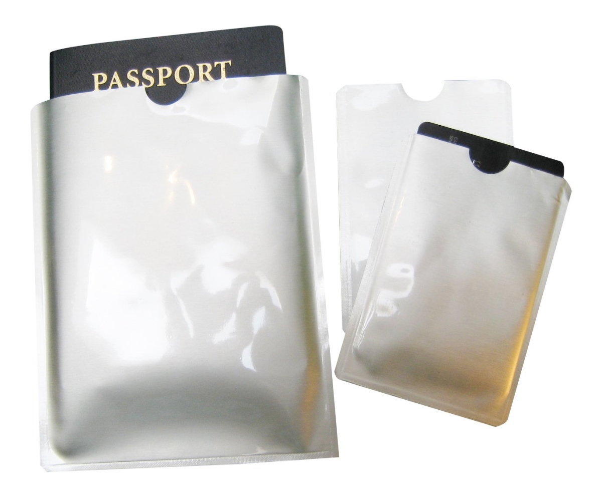 En Route Travelware 070 4 x 5.5 in. RFID Passport & Two Small Theft Protection - Silver