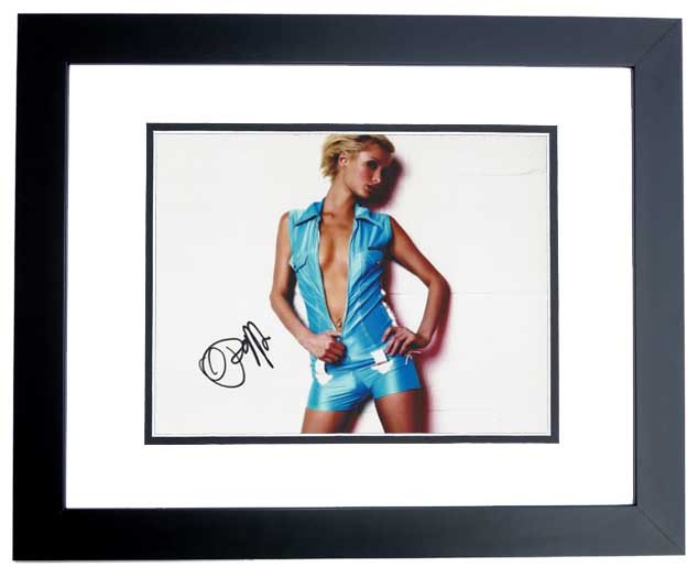 Real Deal Memorabilia PHilton8x10-1BF Paris Hilton Signed - Autographed Sexy Model - Heiress - Actress 8 x 10 in. Photo Black Custom Frame