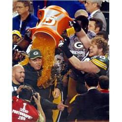Autograph Warehouse 244379 Mike McCarthy 8 x 10 in. Photo - Green Bay Packers Super Bowl Celebration Image - No. 1 Gatorade Bath