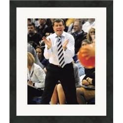 Autograph Warehouse 528477 8 x 10 in. Geno Auriemma Autographed Matted & Framed Photo - Womans Basketball Coach University of Connecticut No.16 Nati
