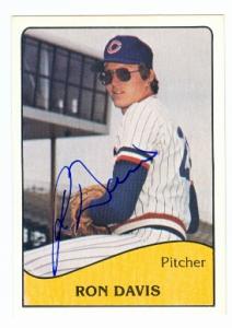 Autograph Warehouse Ron Davis autographed baseball card (Columbus Clippers 67 Yankees) 1979 TCMA No.14